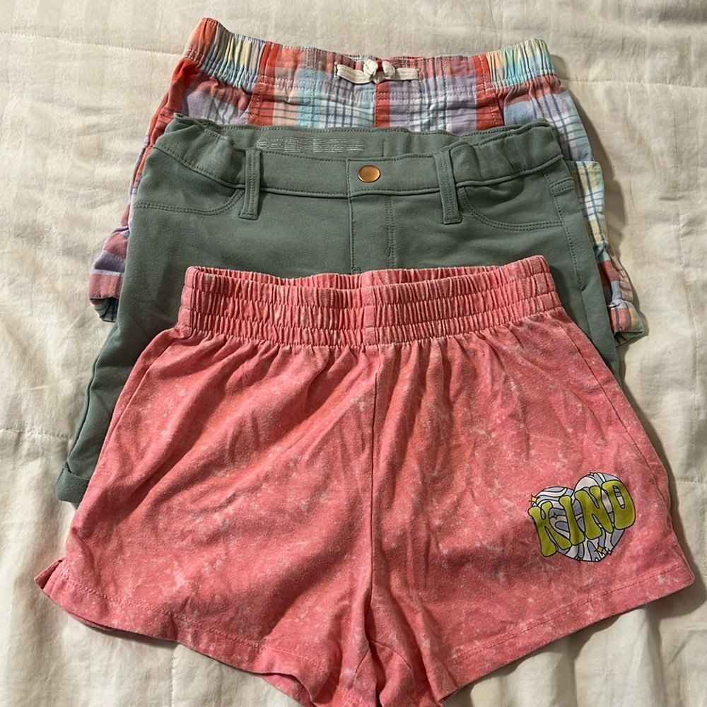 Wonder‎ Nation cute shorts Size 10-12, multicolored girls shorts 4 inch inseam